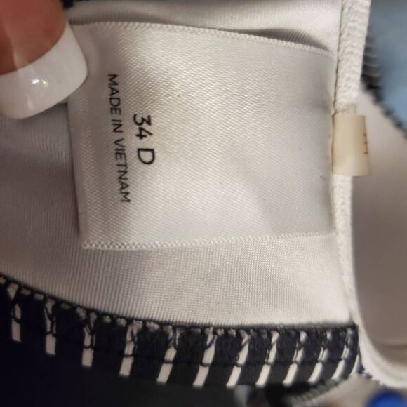 Shade & Shore Twist Front Molded Cup Black And White Striped Bikini Swimsuit Top - Picture 5 of 6